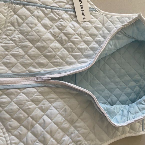 NWT Ladies Reversible quilted vest Size LARGE - Picture 4 of 7